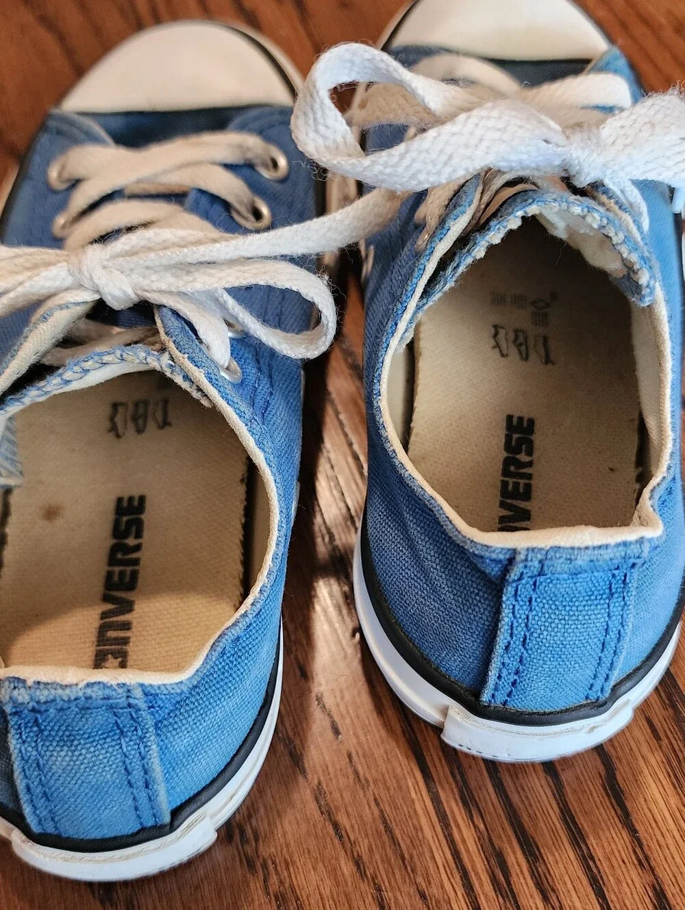 Converse Low Top Sneakers